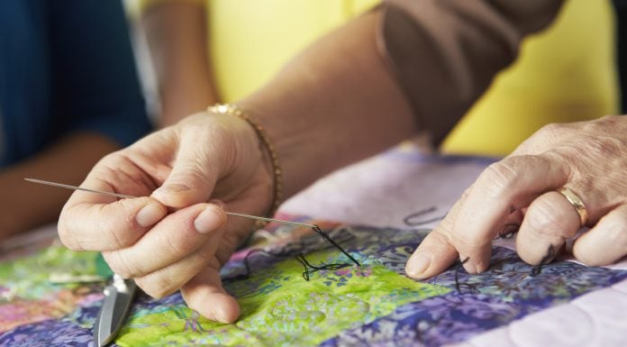 How to Hand Quilt (Yes, It’s Possible Without a Sewing Machine!) how to hand quilt